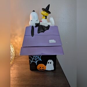 Peanuts Snoopy & Woodstock  Cookie Jar Halloween Themed Canister  Damanged